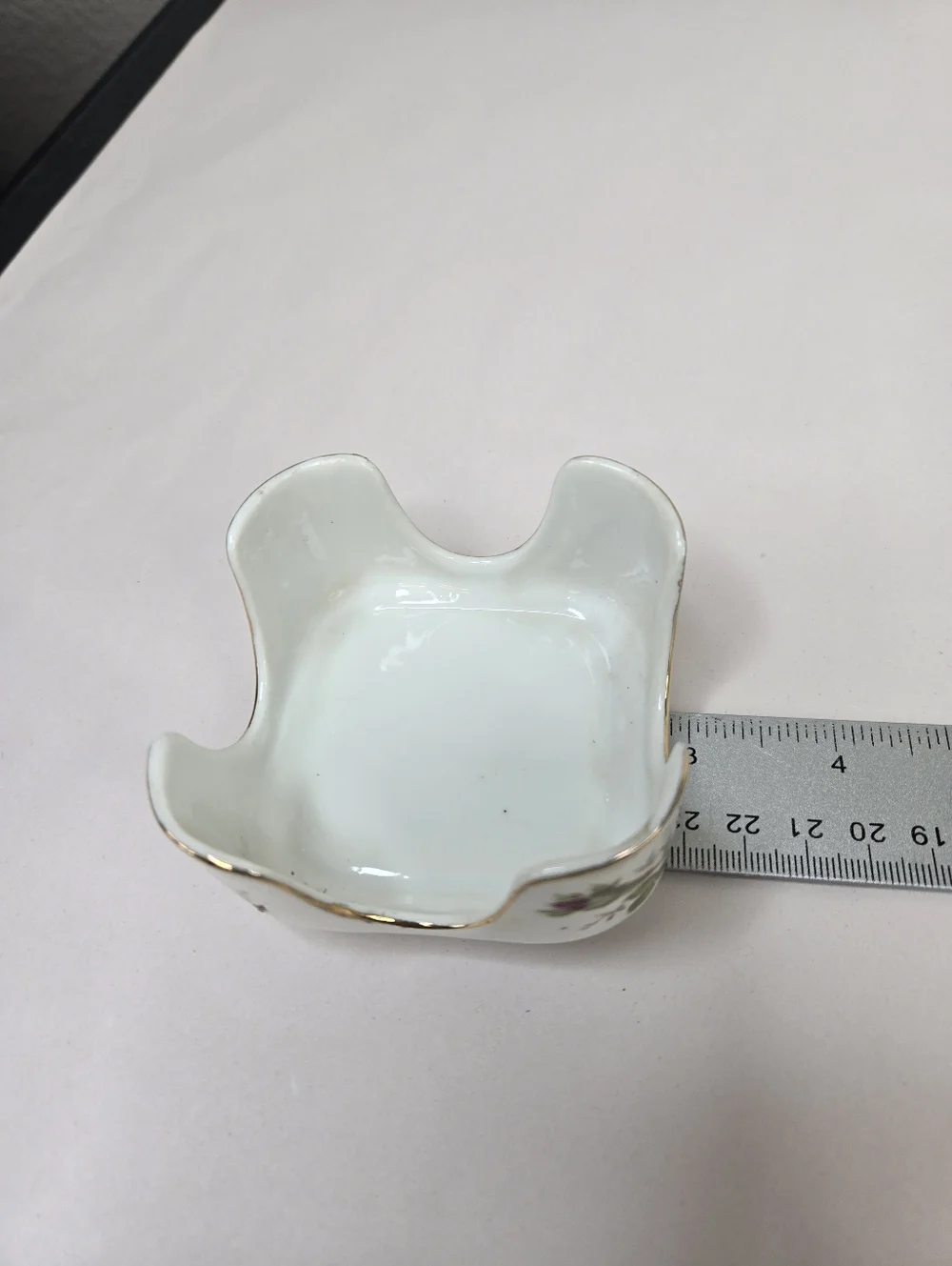 Vintage Set Of Individual Square Ashtrays Red Rose Buds Gold Trim Caddy Holder